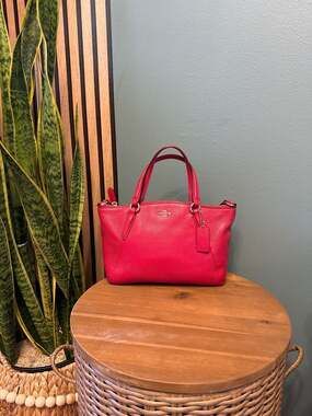 Coach Small Kelsey Pink Pebbled Leather Satchel Crossbody Handbag